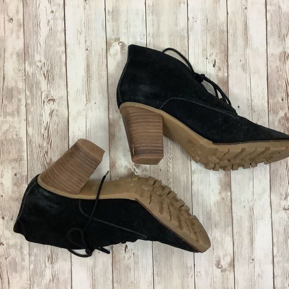GAP black lace up suede booties - Picture 3 of 10